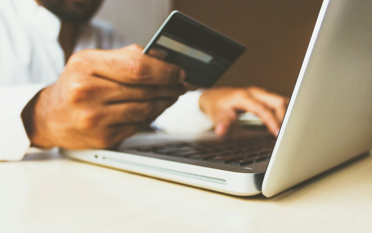 Retargeting Ads Explained: Win Back Visitors Who Didn’t Buy